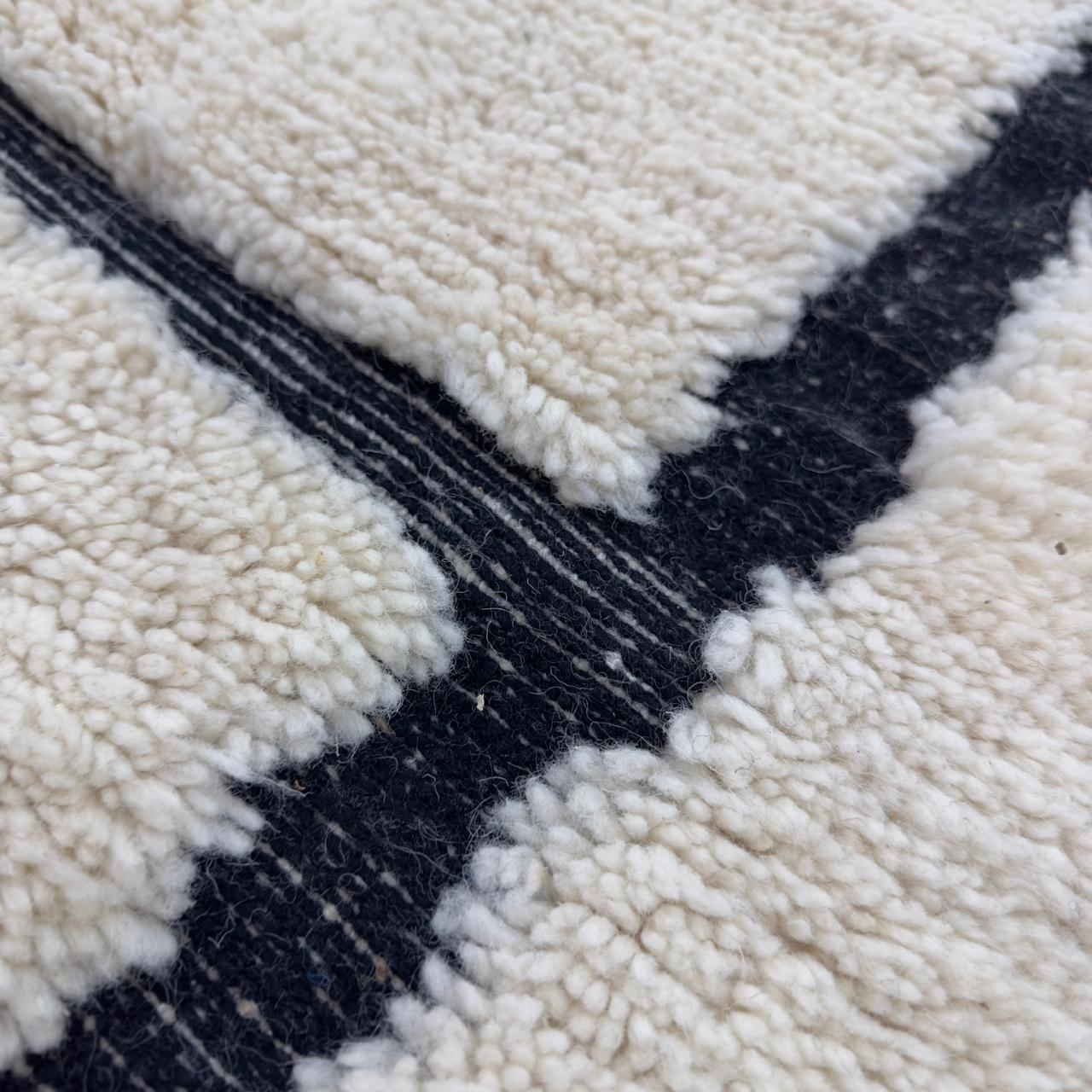 'Linear Totem' 2x3 Metre Handwoven Beni Ourain Rug 100% Natural Wool