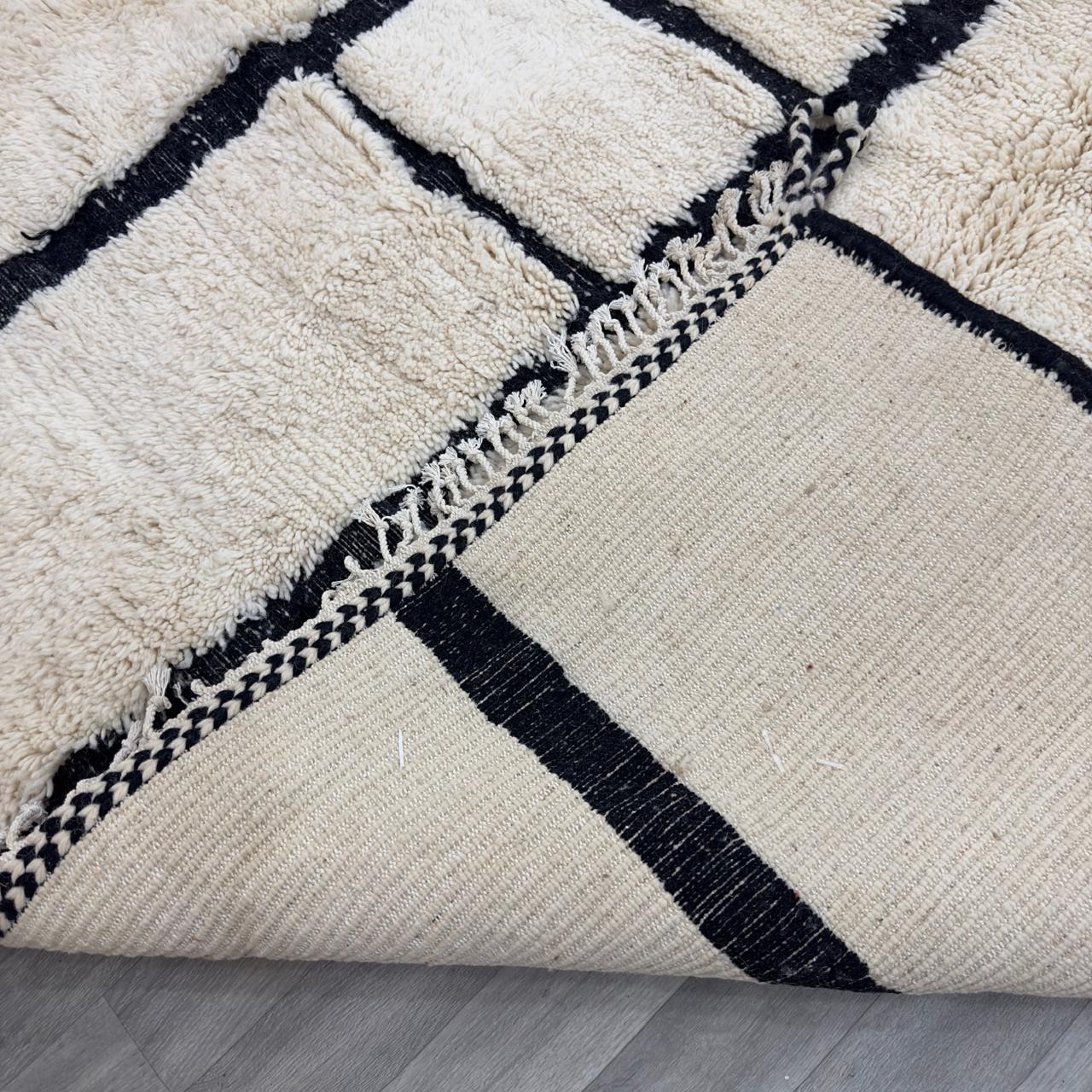 'Linear Totem' 2x3 Metre Handwoven Beni Ourain Rug 100% Natural Wool