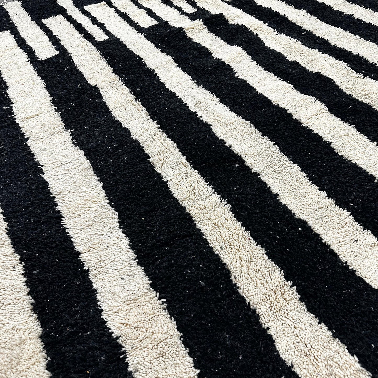 'Lunaire' Handmade Beni Ourain Rug, 100% Natural Wool, 100% Dyes - 2x3m