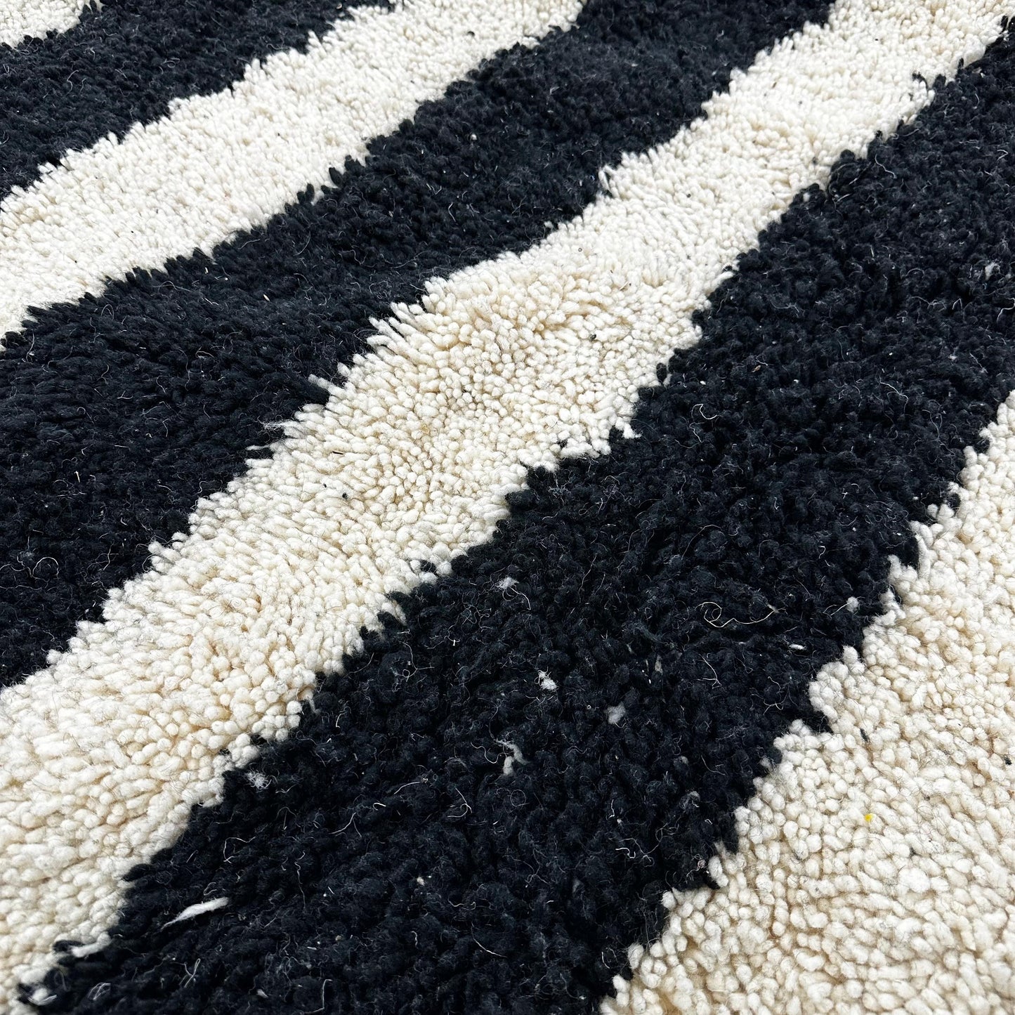 'Lunaire' Handmade Beni Ourain Rug, 100% Natural Wool, 100% Dyes - 2x3m